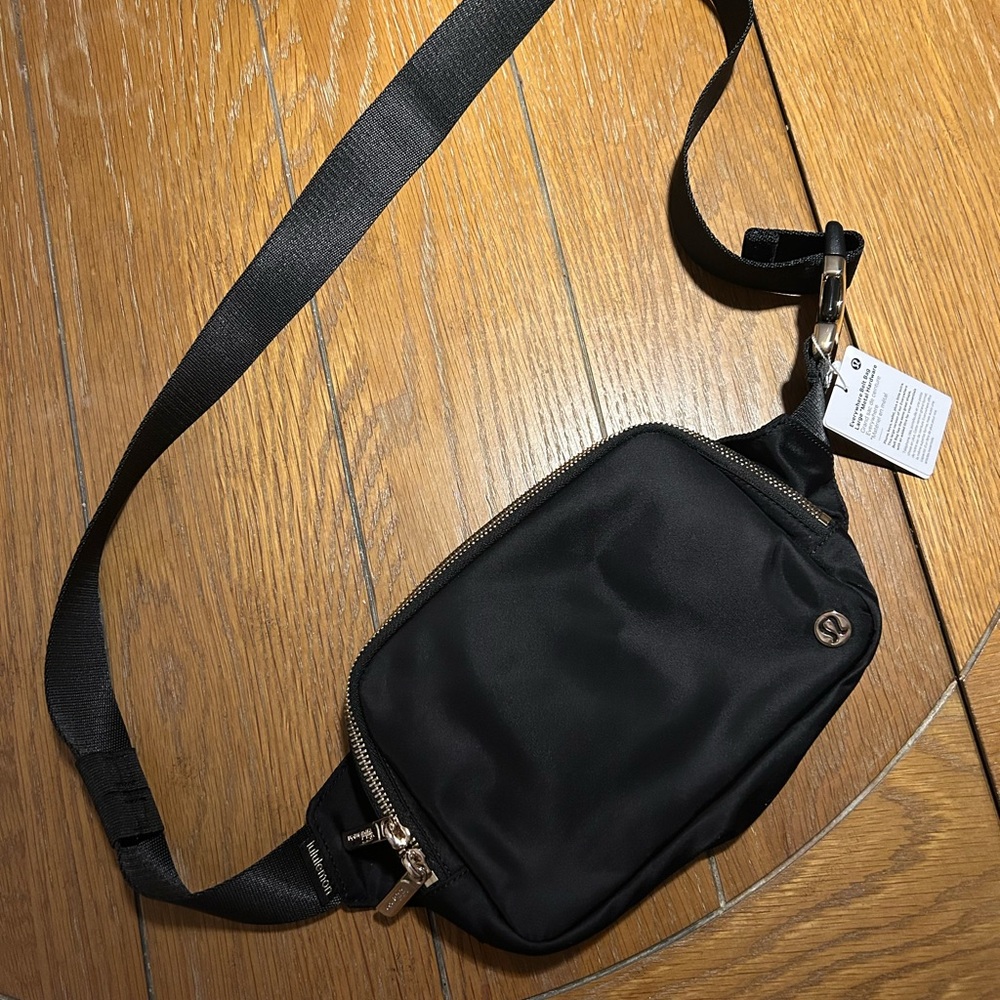 lululemon athletica Black Belt Bag - Picture 2 of 6